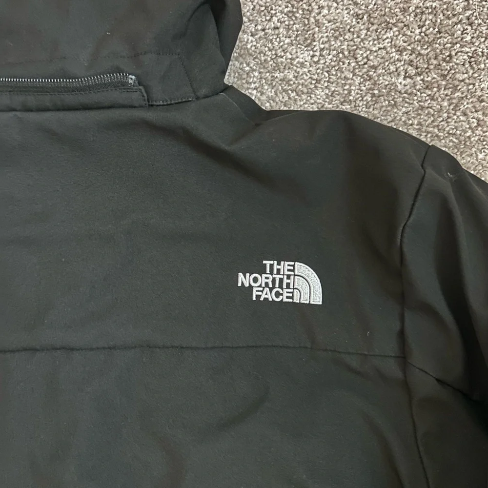 The North Face Men’s Black Apex Softshell Winter Jacket Size Medium